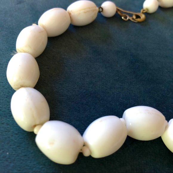Vintage White Bead Necklace - Picture 2 of 5
